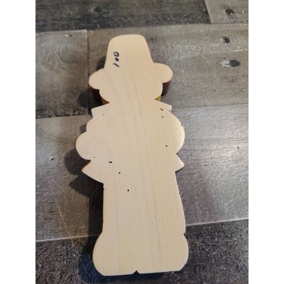 Pilgrim boy basket apple Thanksgiving Wooden fall decor - Picture 4 of 4